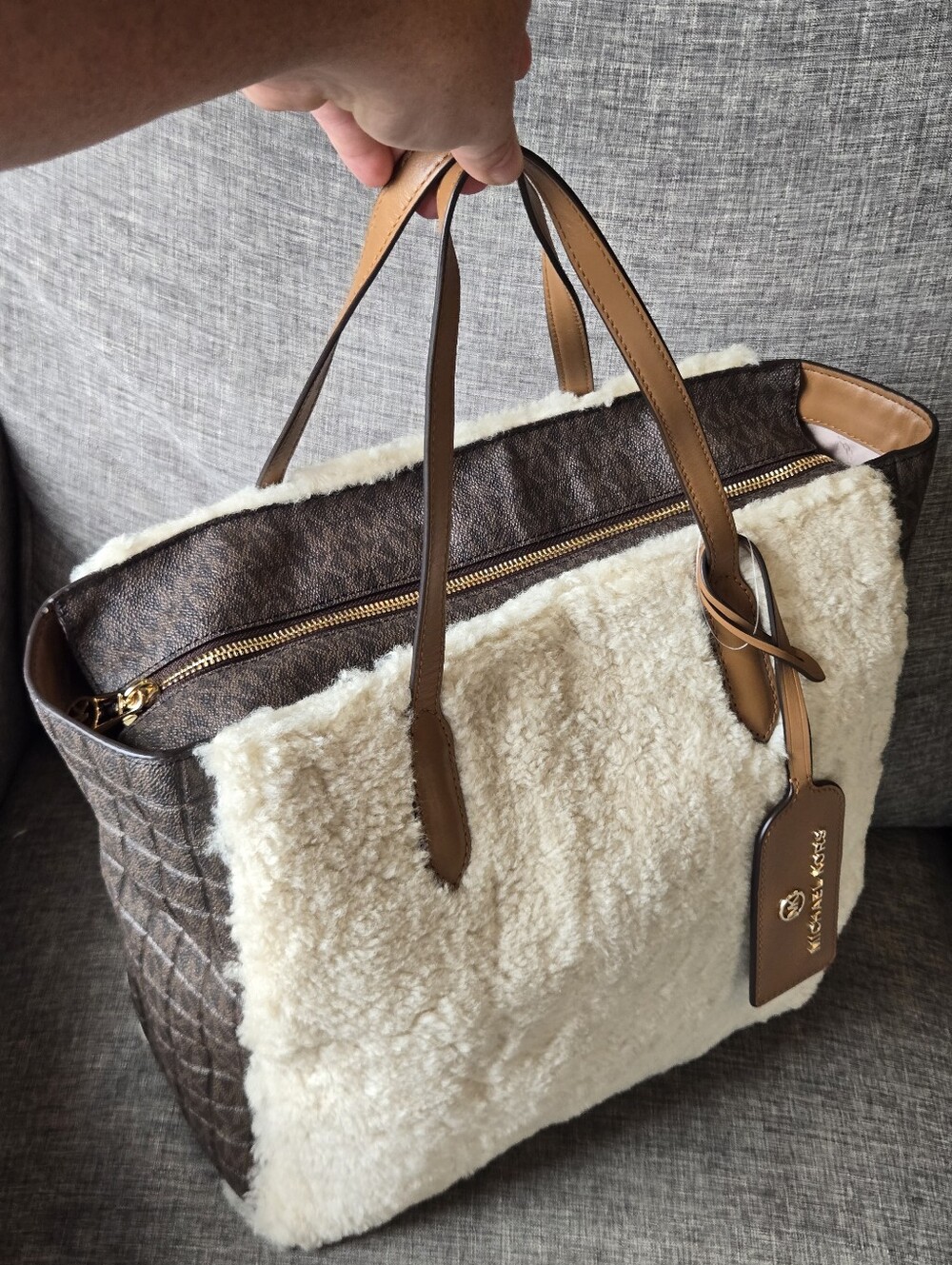 MICHAEL KORS SINCLAIR LARGE GENUINE SHEARLING & LEATHER TOTEHANDBAG